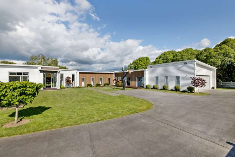 1 Alan Livingston Drive Cambridge_27