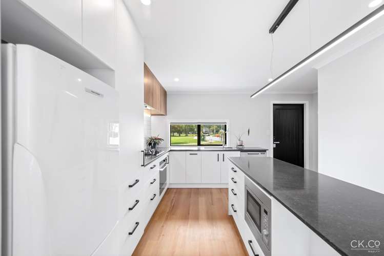 7 Mawai Hakona Drive Wallaceville_8