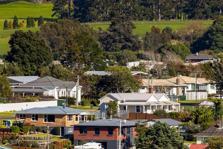 2 Broadway Waitara_40