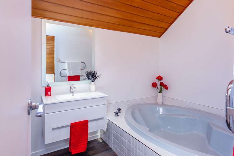 470 Huia Road Laingholm_11