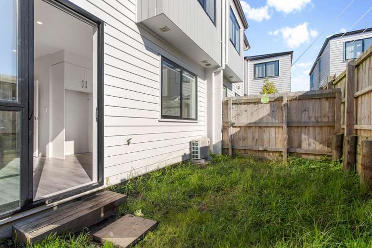 5/60 Kelman Road Kelston_5