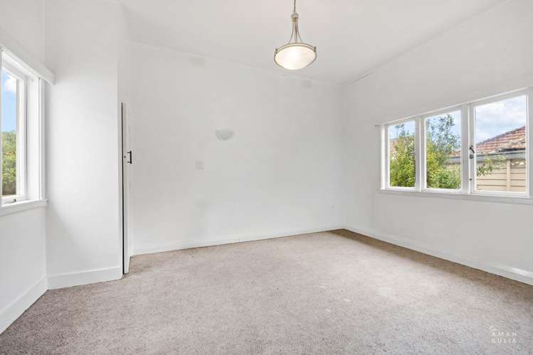 7 Warborough Avenue Epsom_18