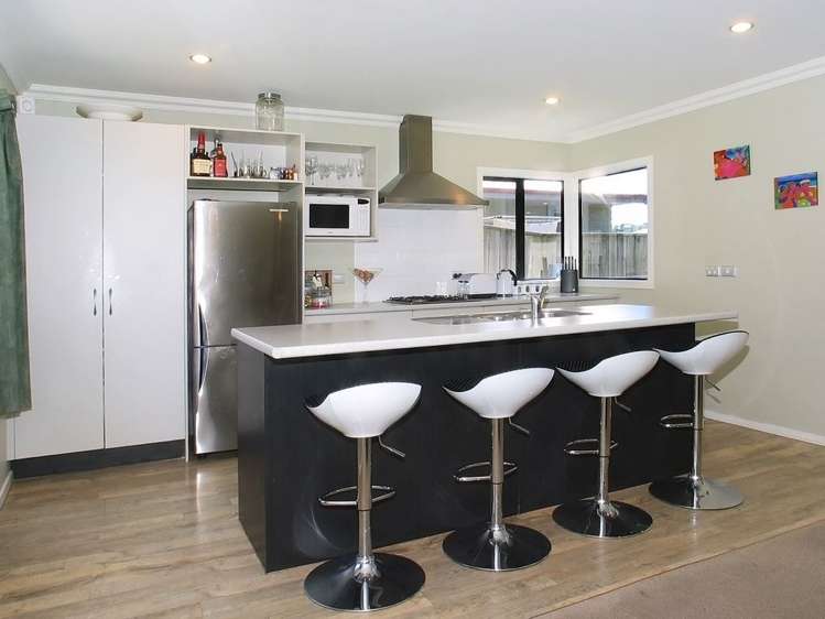 32 Te Puia Drive Aotea_19