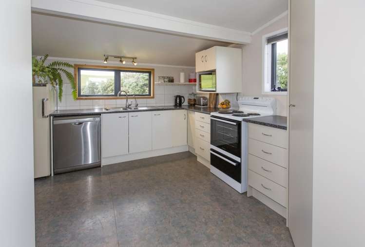 253 Rehutai Road Baylys Beach_6