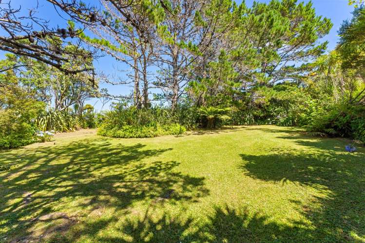 11 Te Ahuahu Road Piha_14