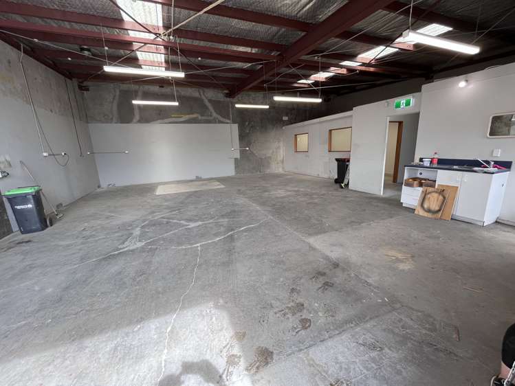 2/79 Brisbane Street Sydenham_2