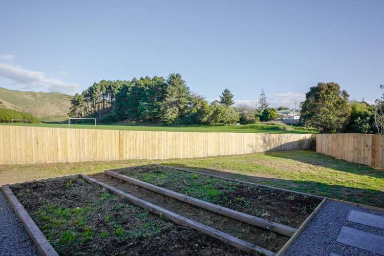 36 Waihora Crescent Waitangirua_12