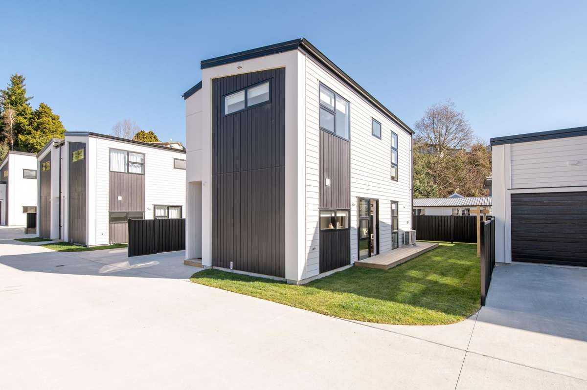 2/141 Waikato Street_0