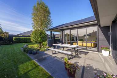 14 Lloyds Close_2