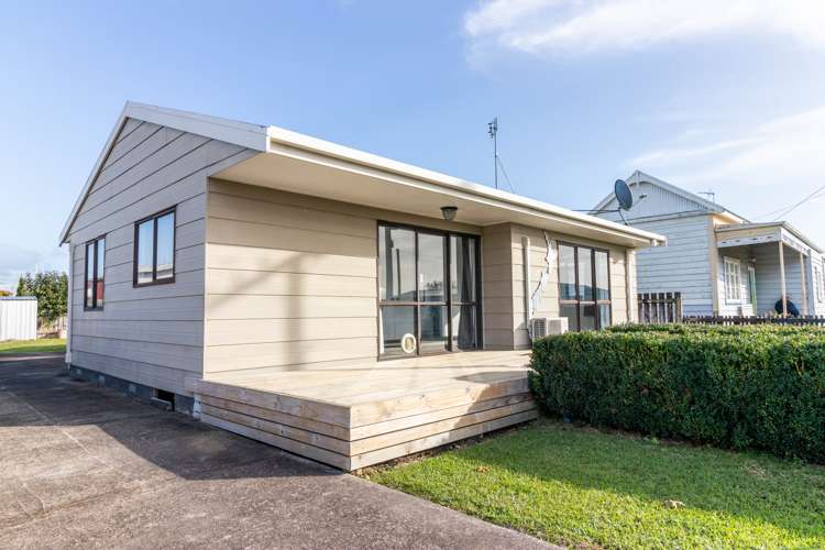 8 Dearle Street Paeroa_15