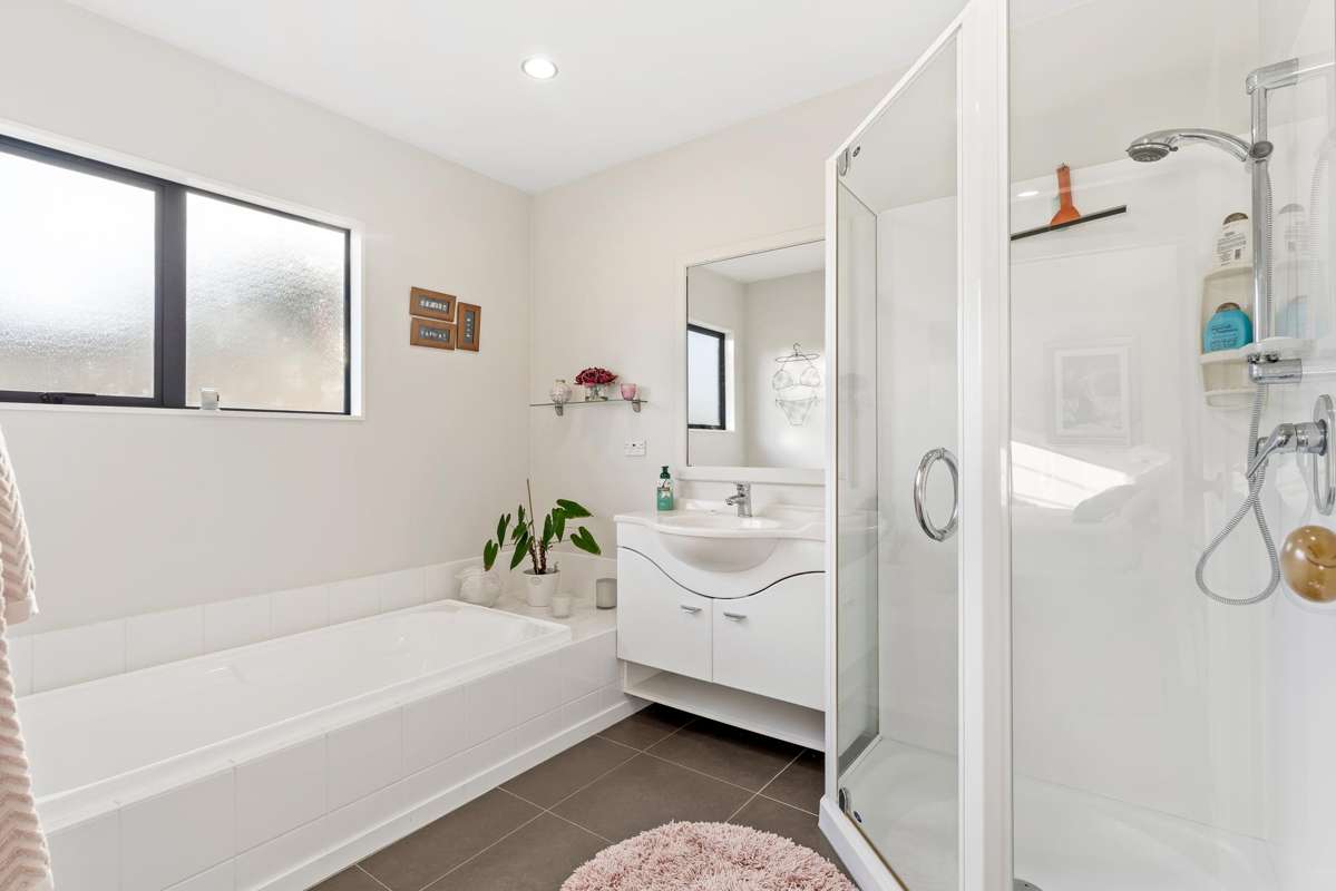 5 Riverside Drive_5