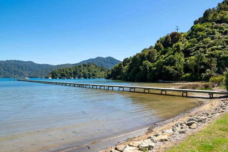 2393 Queen Charlotte Drive Anakiwa and Surrounds_12