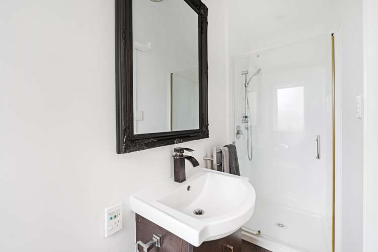 2/23 Thalia Place Totara Vale_11