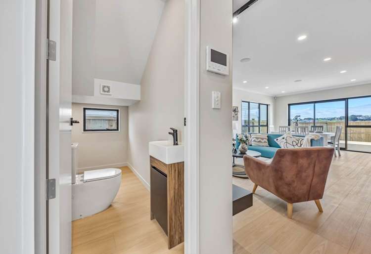 25 Knockanara Drive Flat Bush_5