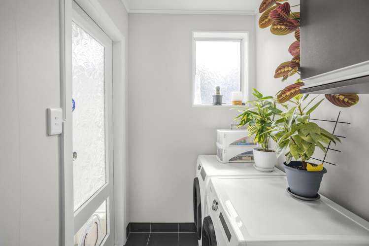 7 Gainsborough Grove Belmont_17
