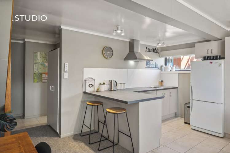 8 French Place Tihiotonga_21