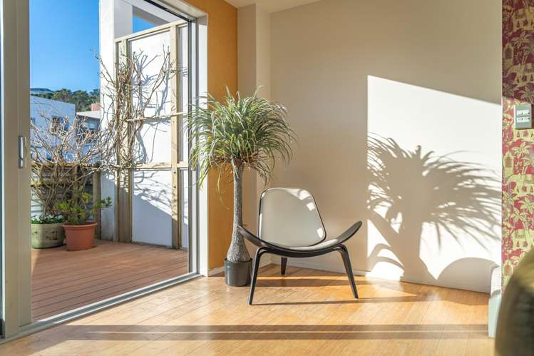 70 Saddleback Grove Karori_9