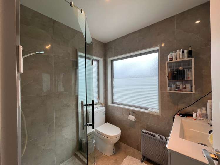 38 Windermere Crescent Blockhouse Bay_12