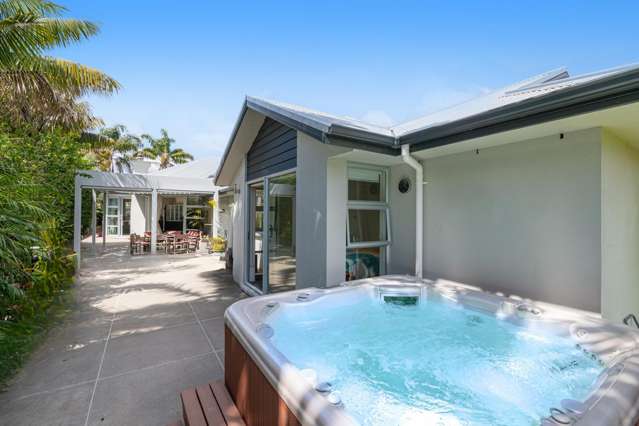 Sun, Space & Beachside Ease in Manly on the Flat