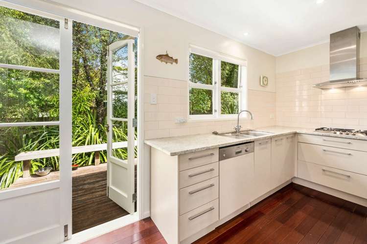 2/217 Taupahi Road Turangi_16