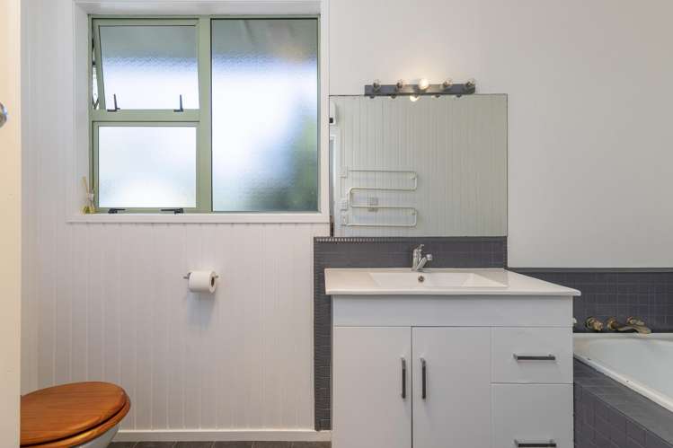 114 Taharepa Road Hilltop_13