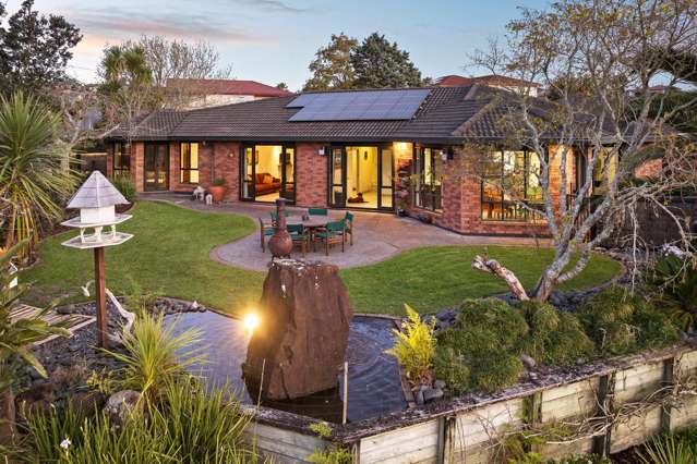 Peaceful, poolside, one level living