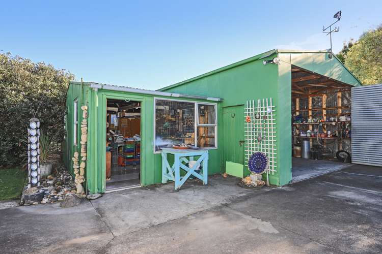 1422 Karamu Road North Mayfair_18