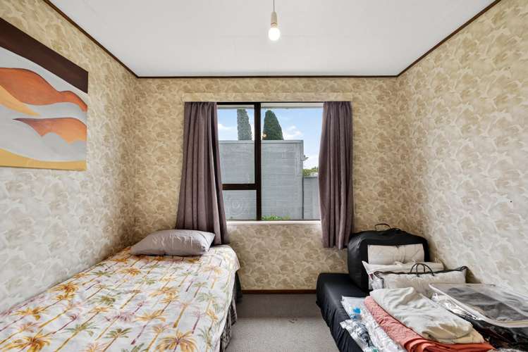 2A Read Crescent Clive_8