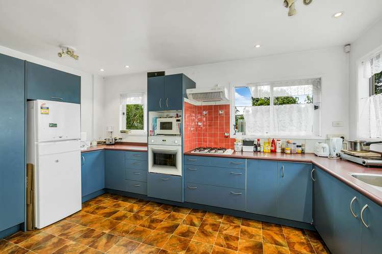 86 Point England Road Point England_8