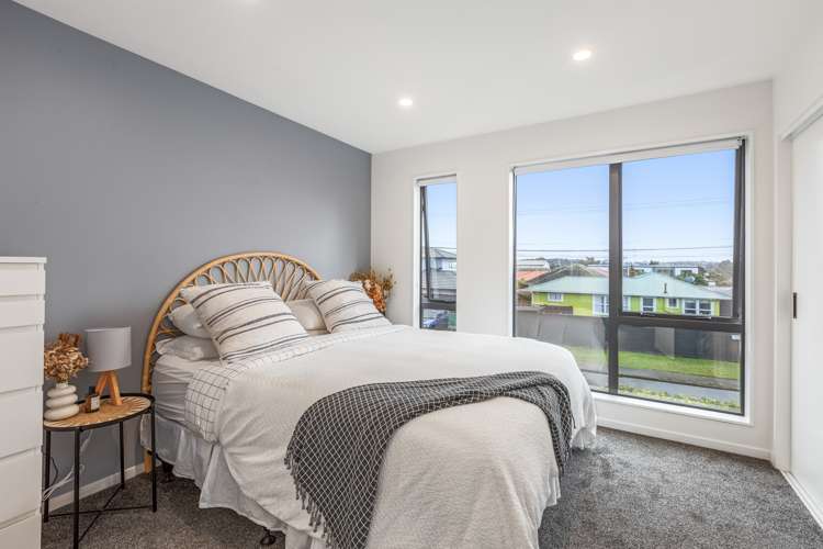 1/1a Royal View Road Te Atatu South_17