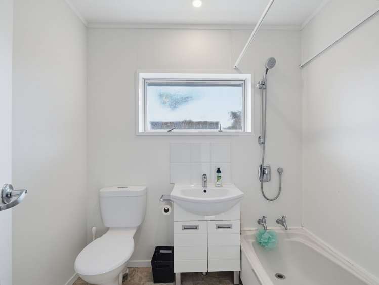 8 Aintree Crescent Awapuni_30