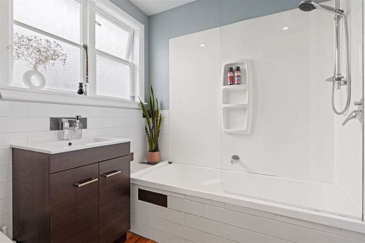 44 Pitcairn Crescent Bryndwr_11