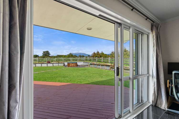1484 Egmont Road Egmont Village_18