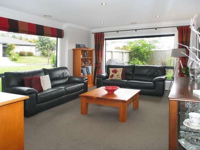 13 Tongariro Drive Aotea_3