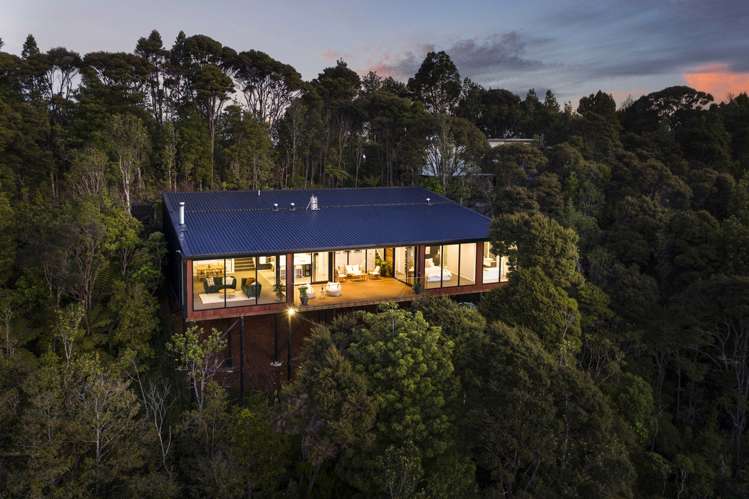 182 Scenic Drive Titirangi_18