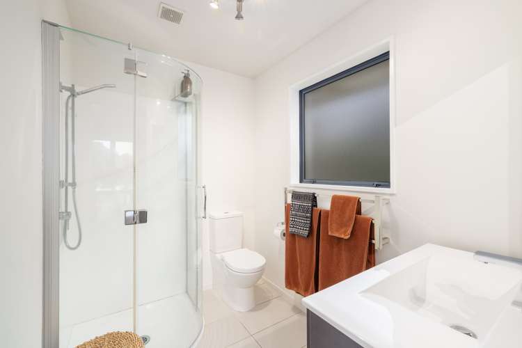 32 Hussey Road Harewood_11