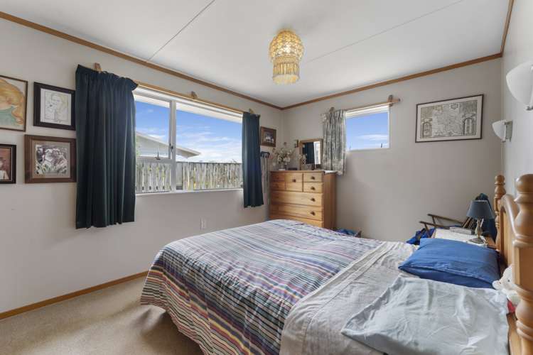 2 Colenso Place Otaki Beach_10
