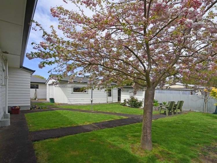 51 Intermediate Street Solway_16