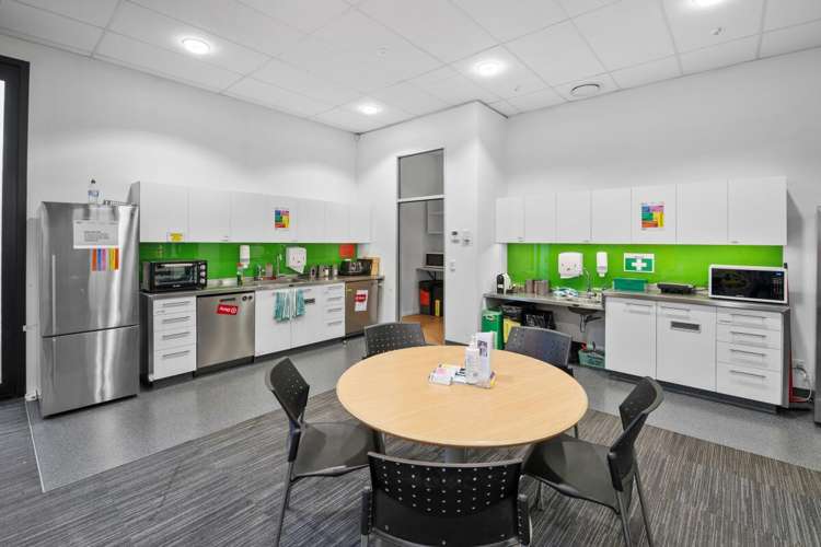 74 Moorhouse Avenue Addington_6