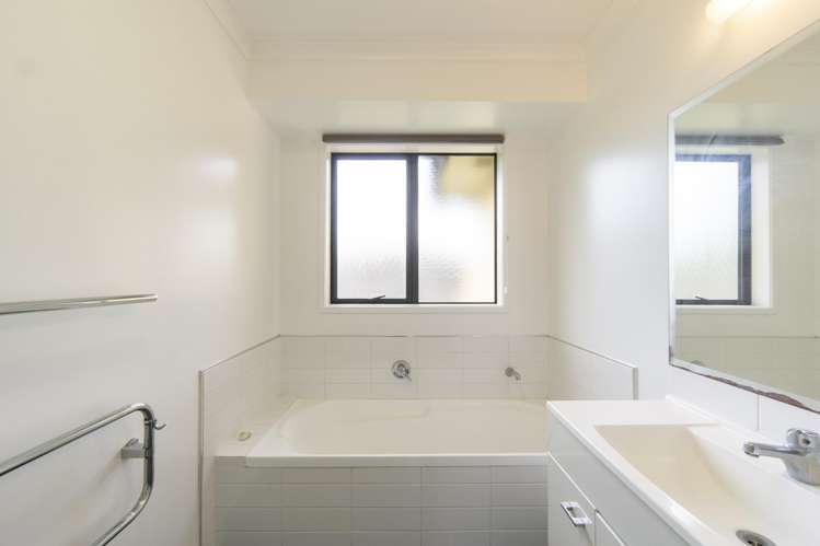 60 Farringdon Avenue Rototuna North_9