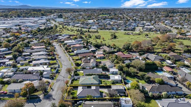 32 Teesdale Street Burnside_13