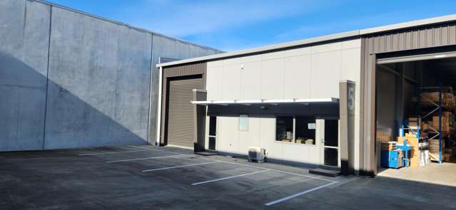 Large unit for lease in Tauriko
