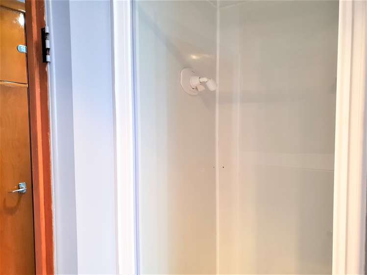 2/56 Royal View Road Te Atatu South_8