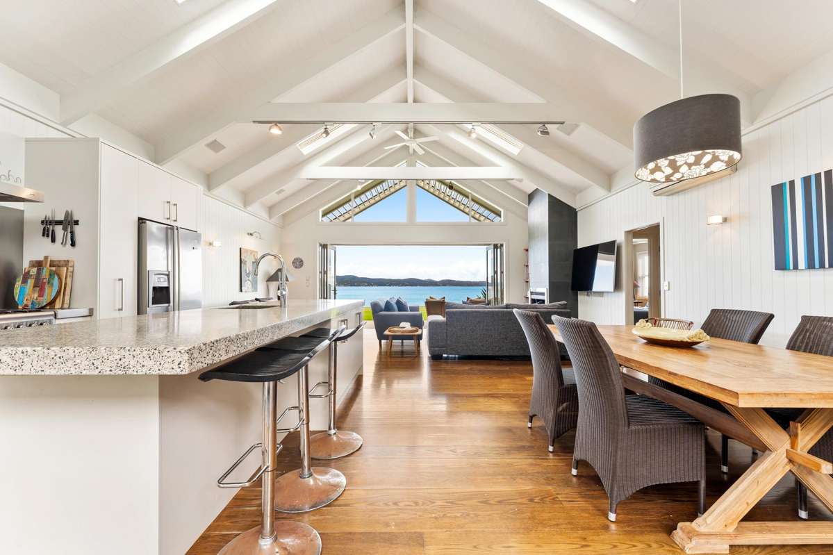 Cabin 10, 1116 Takatu Road_5