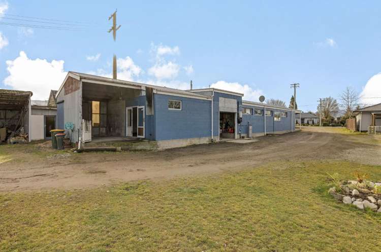 5669A West Coast Road Springfield_2