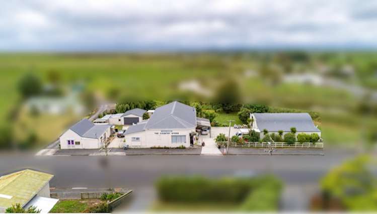 6 Front Miranda Road Waitakaruru_11