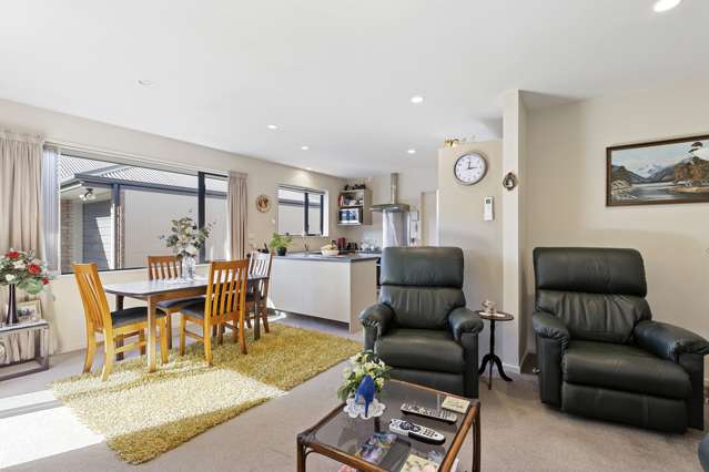 4/33 Pinehurst Crescent Russley_2