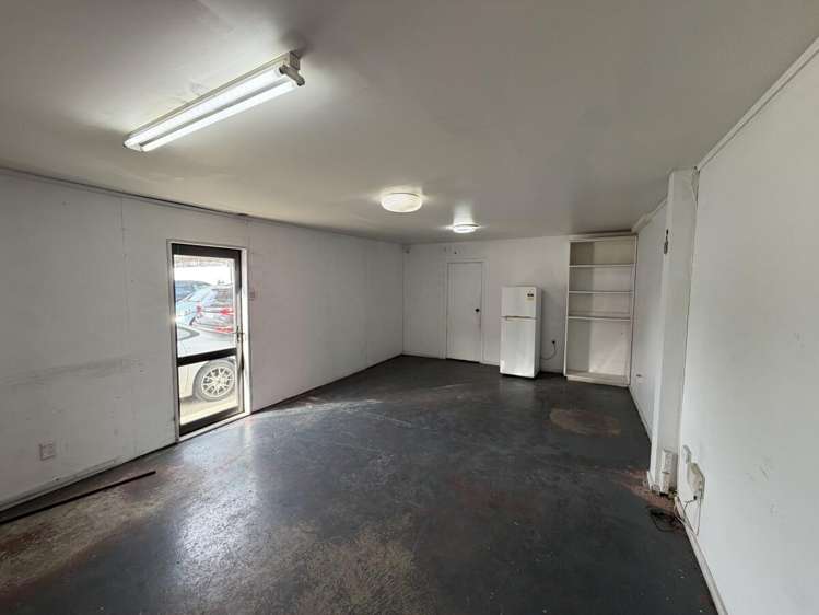 4113 Great North Road Glen Eden_6