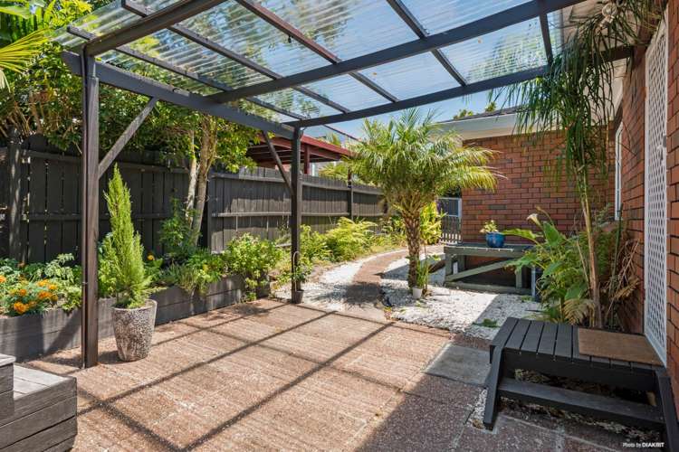 1/19 Danbury Drive Torbay_17