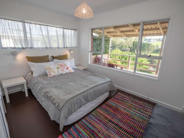 5 Seaview Road Cable Bay_9